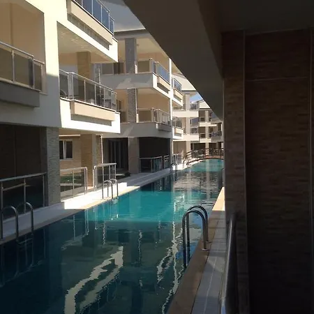빌라 Babylon Poolside Villas 디딤