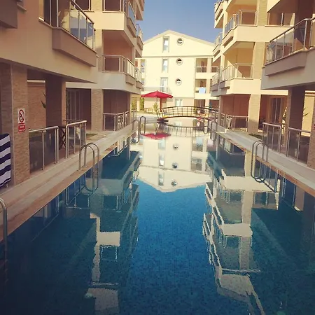 Babylon Poolside Villas 디딤